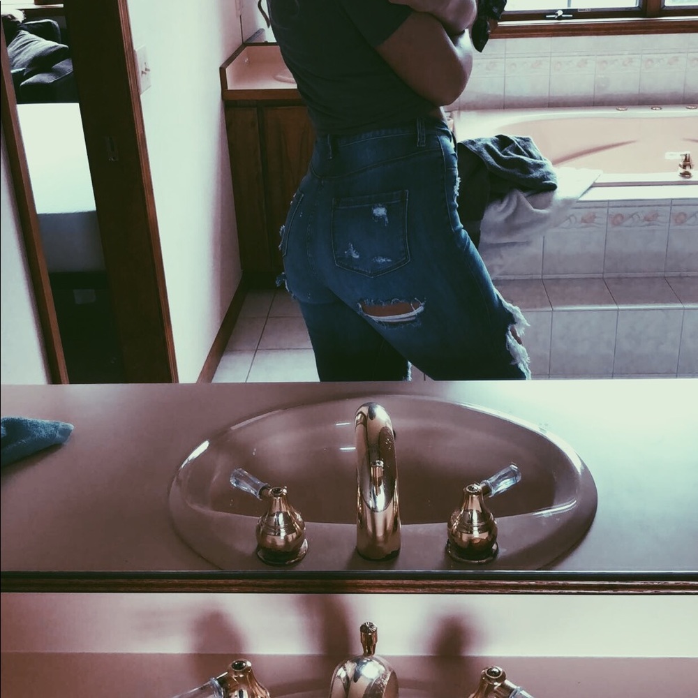 Ripped high waisted jeans